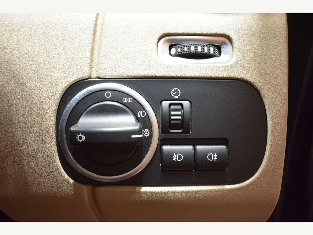 Land Rover Discovery 4 Suv Red #30