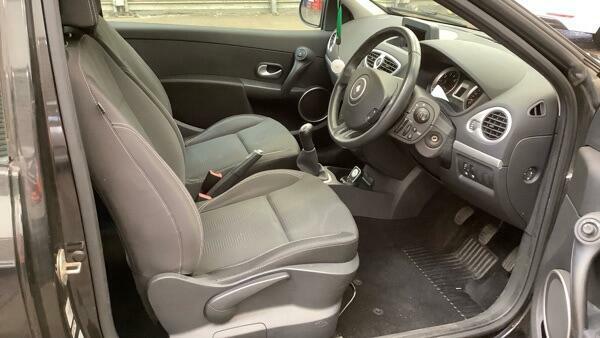 Renault Clio Dynamique Tomtom Black #6