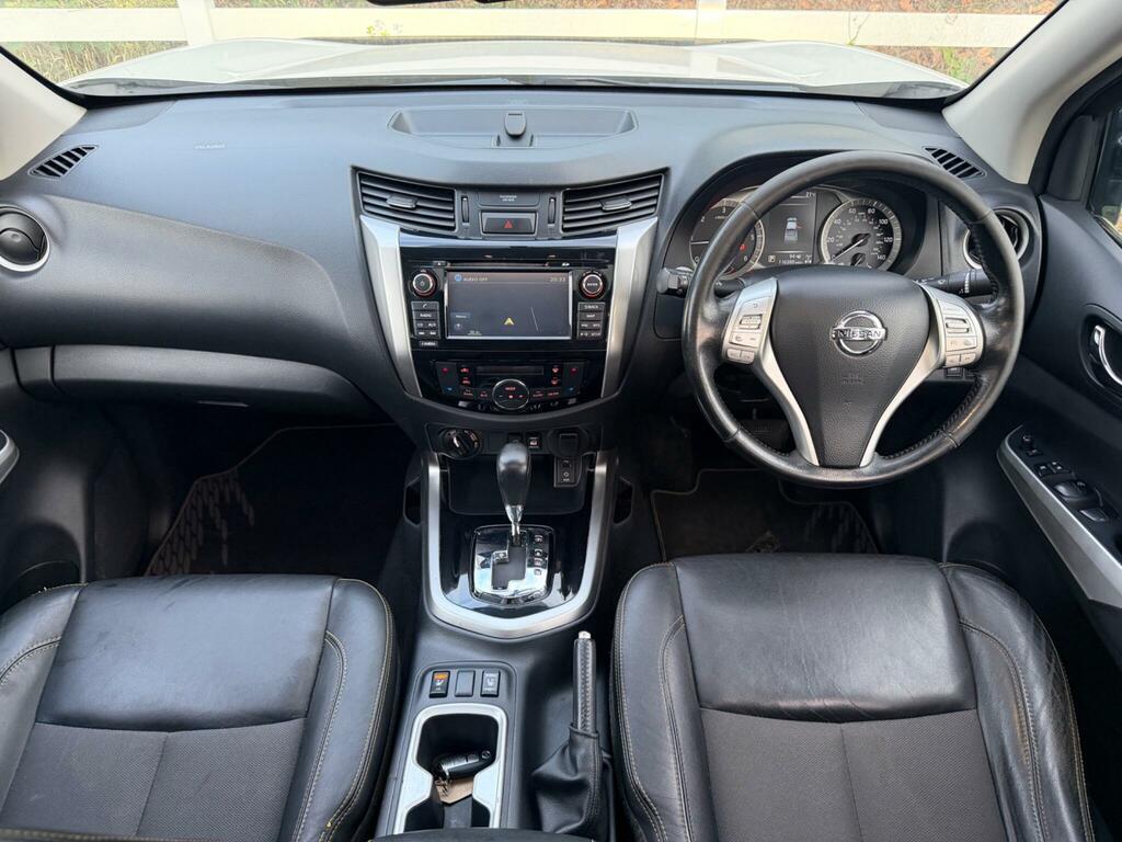 Nissan Navara N-guard White #2