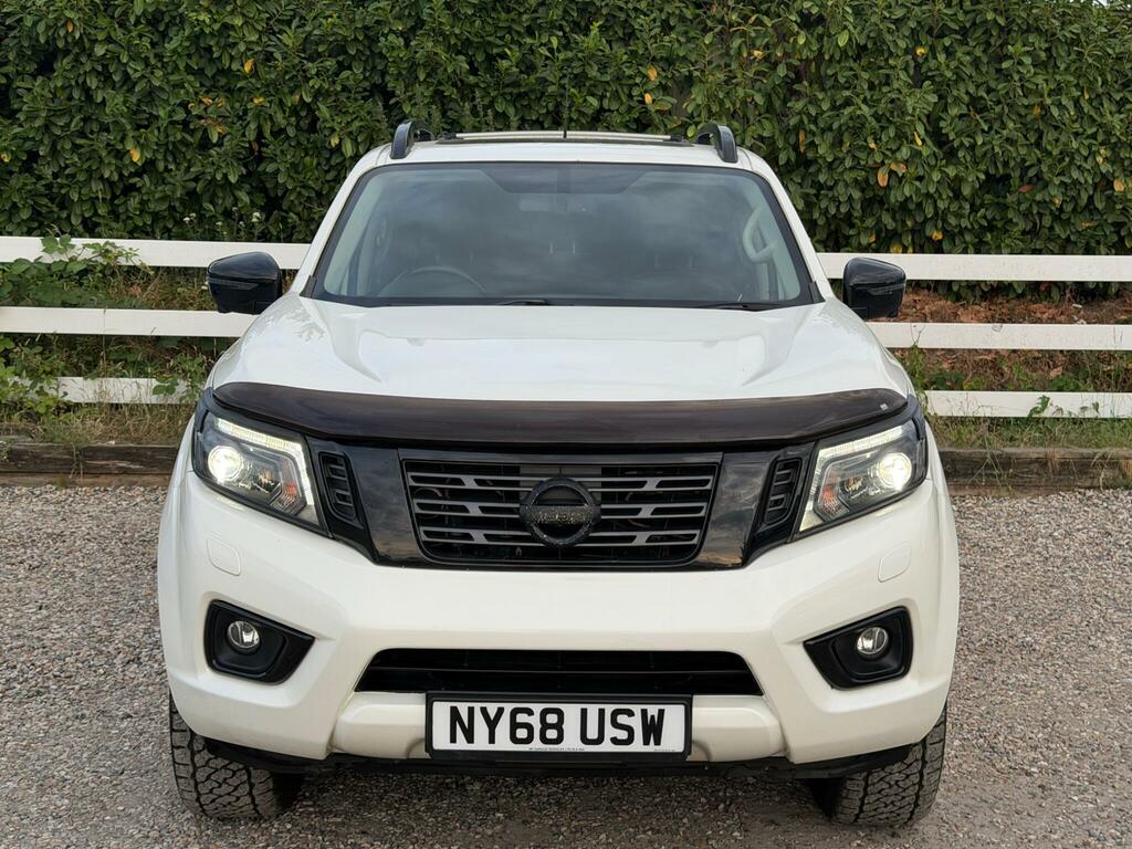 Nissan Navara N-guard White #5
