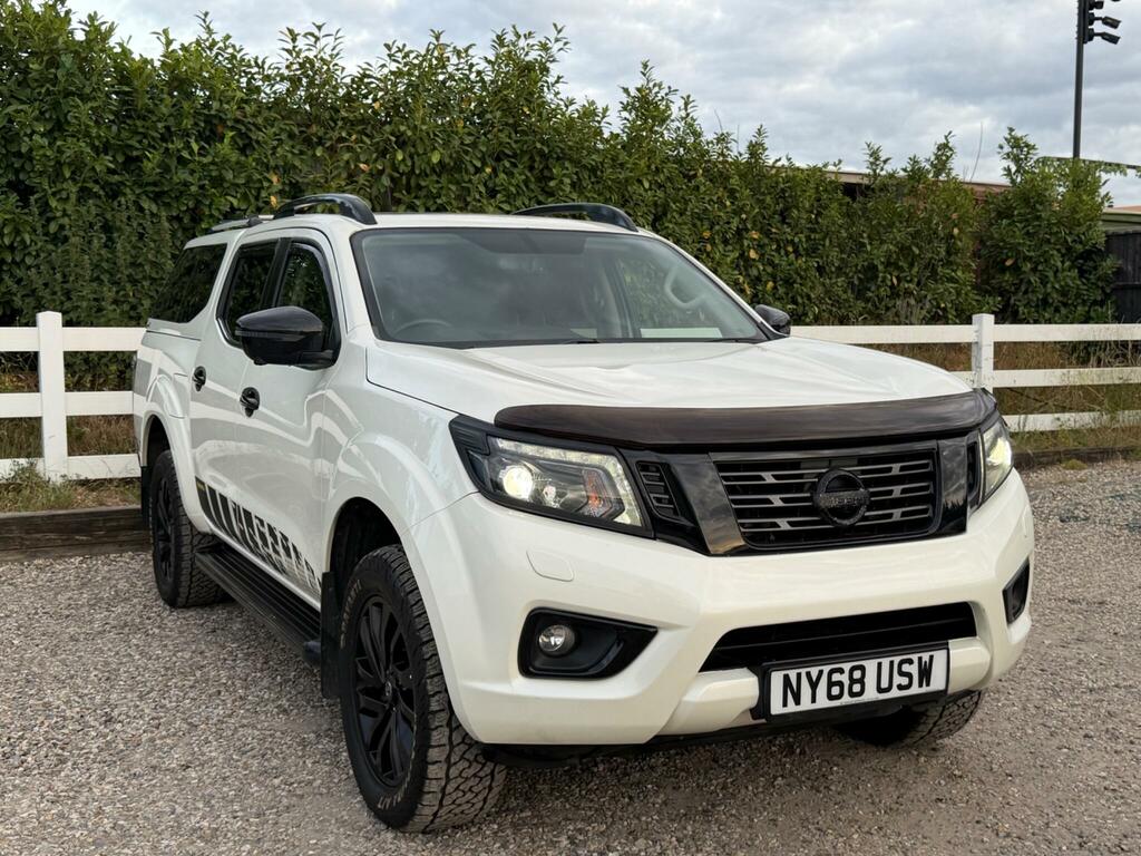 Nissan Navara N-guard White #4