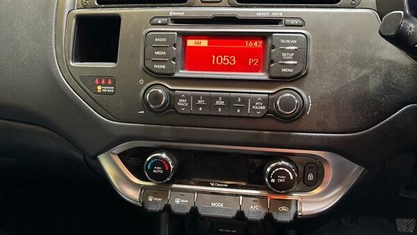 Kia RIO 1.25 1 Air Hatchback Euro 5 84 White #11