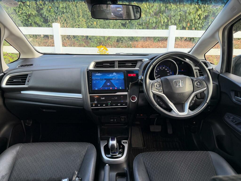 Honda Jazz 1.5 Hybrid Cvt Black #2