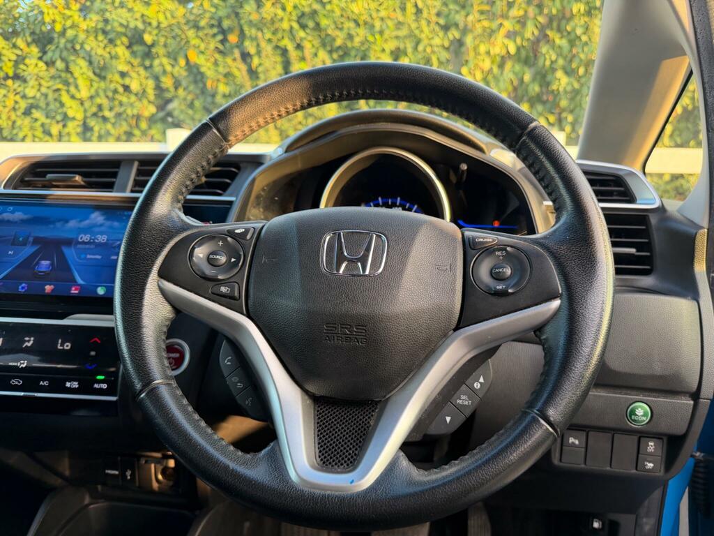 Honda Jazz 1.3 I-vtec Es Plus 99 Bhp White #20