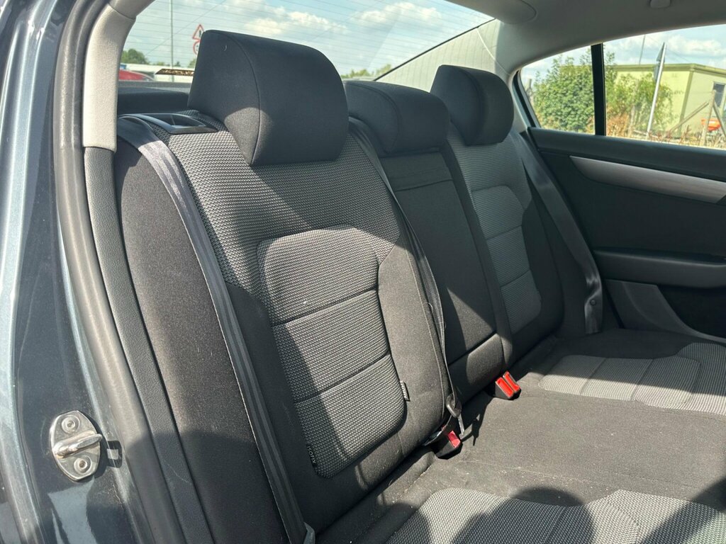 Volkswagen Passat 2.0 Tdi Bluemotion Tech Highline Dsg Silver #27
