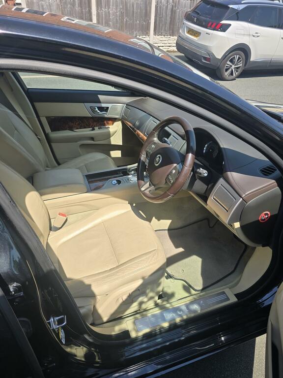 Jaguar XF 3.0D V6 Premium Luxury Euro 5 YH61EXJ Black #5