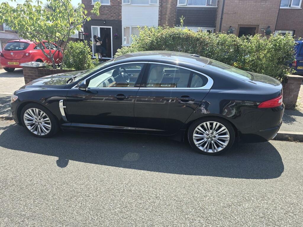 Jaguar XF 3.0D V6 Premium Luxury Euro 5 YH61EXJ Black #2