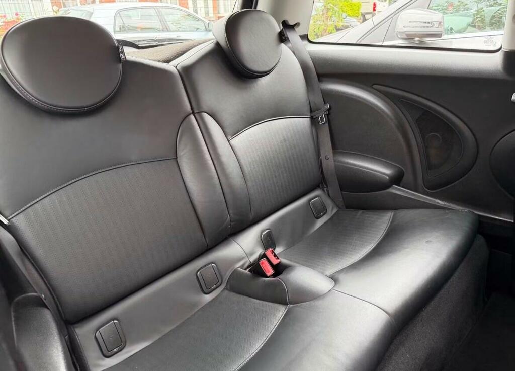 Mini Hatch 1.6 One Steptronic Euro 5 Black #5