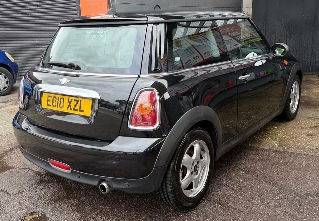 Mini Hatch 1.6 One Steptronic Euro 5 Black #2
