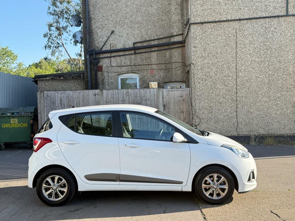Hyundai I10 Hatchback Se 2016 Black #11