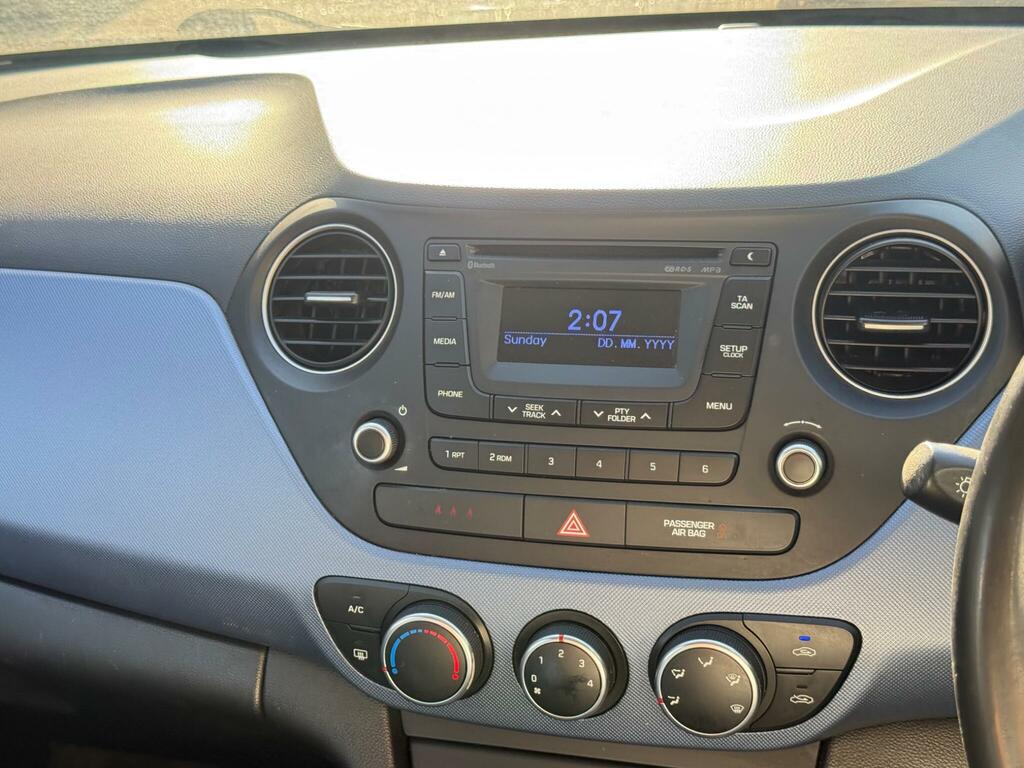 Hyundai I10 Hatchback Se 2016 Black #25