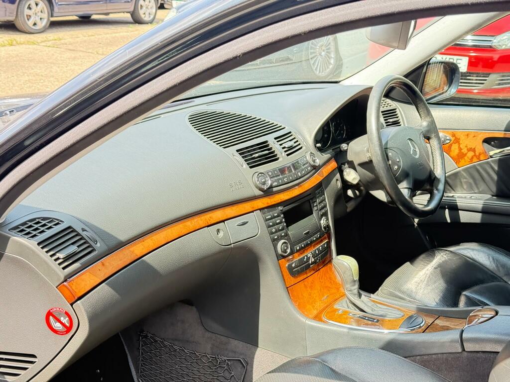 Mercedes-Benz E Class 1.8 E200 Kompressor Classic Saloon Silver #38