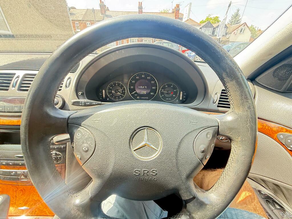 Mercedes-Benz E Class 1.8 E200 Kompressor Classic Saloon Silver #30