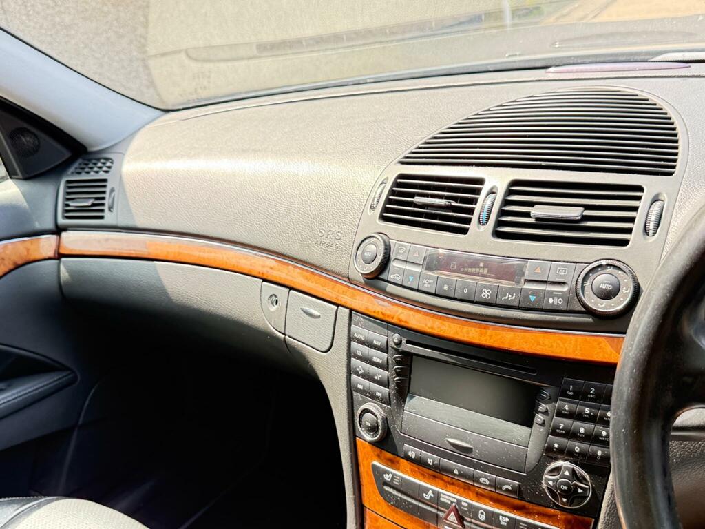 Mercedes-Benz E Class 1.8 E200 Kompressor Classic Saloon Silver #17