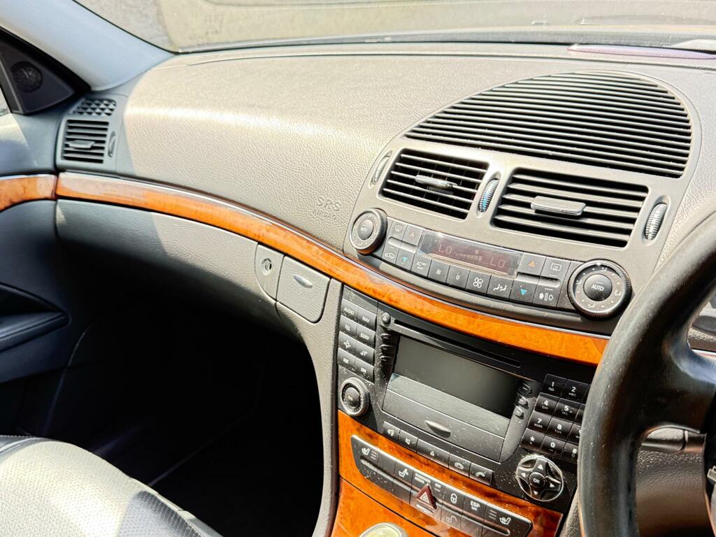 Mercedes-Benz E Class 1.8 E200 Kompressor Classic Saloon Silver #14