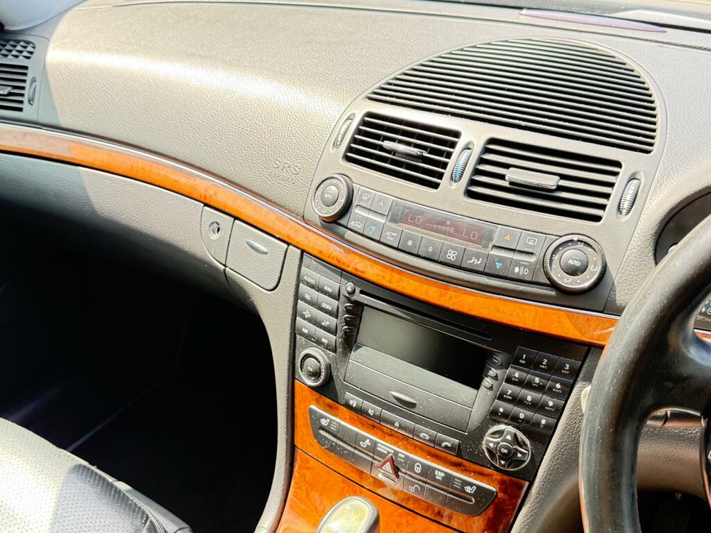 Mercedes-Benz E Class 1.8 E200 Kompressor Classic Saloon Silver #13
