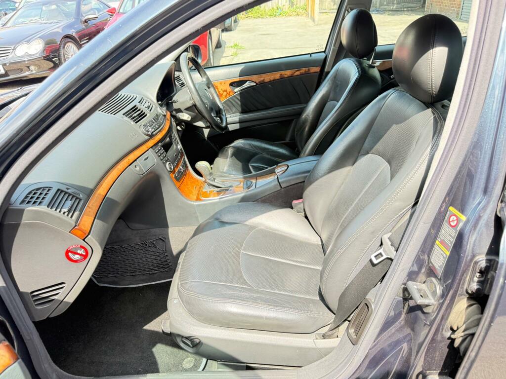 Mercedes-Benz E Class 1.8 E200 Kompressor Classic Saloon Silver #32