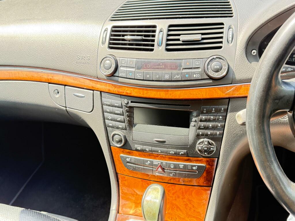 Mercedes-Benz E Class 1.8 E200 Kompressor Classic Saloon Silver #36