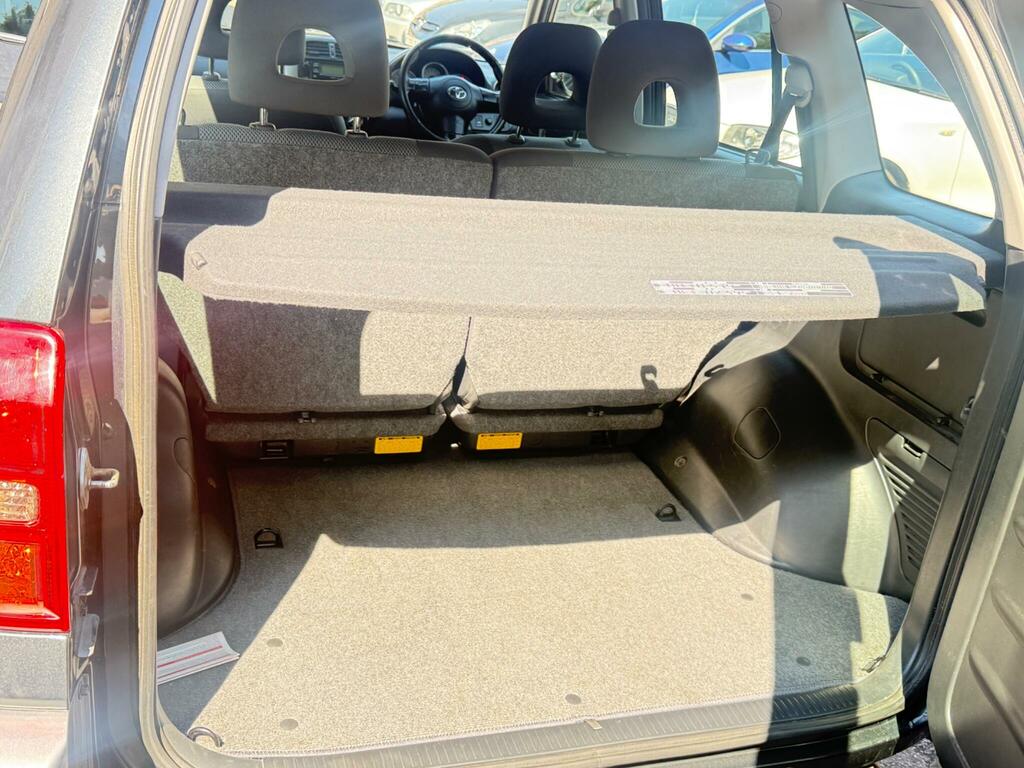 Toyota Rav 4 2.0 Xt-r D-4d 114 Bhp Grey #18