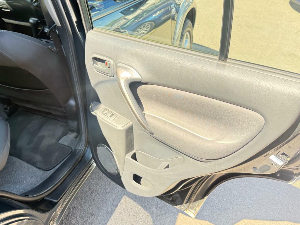 Toyota Rav 4 2.0 Xt-r D-4d 114 Bhp Grey #15