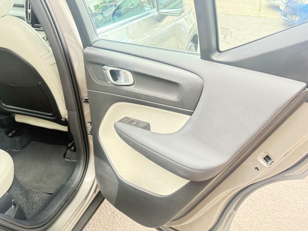 Volvo XC40 1.5L Inscription Black #12