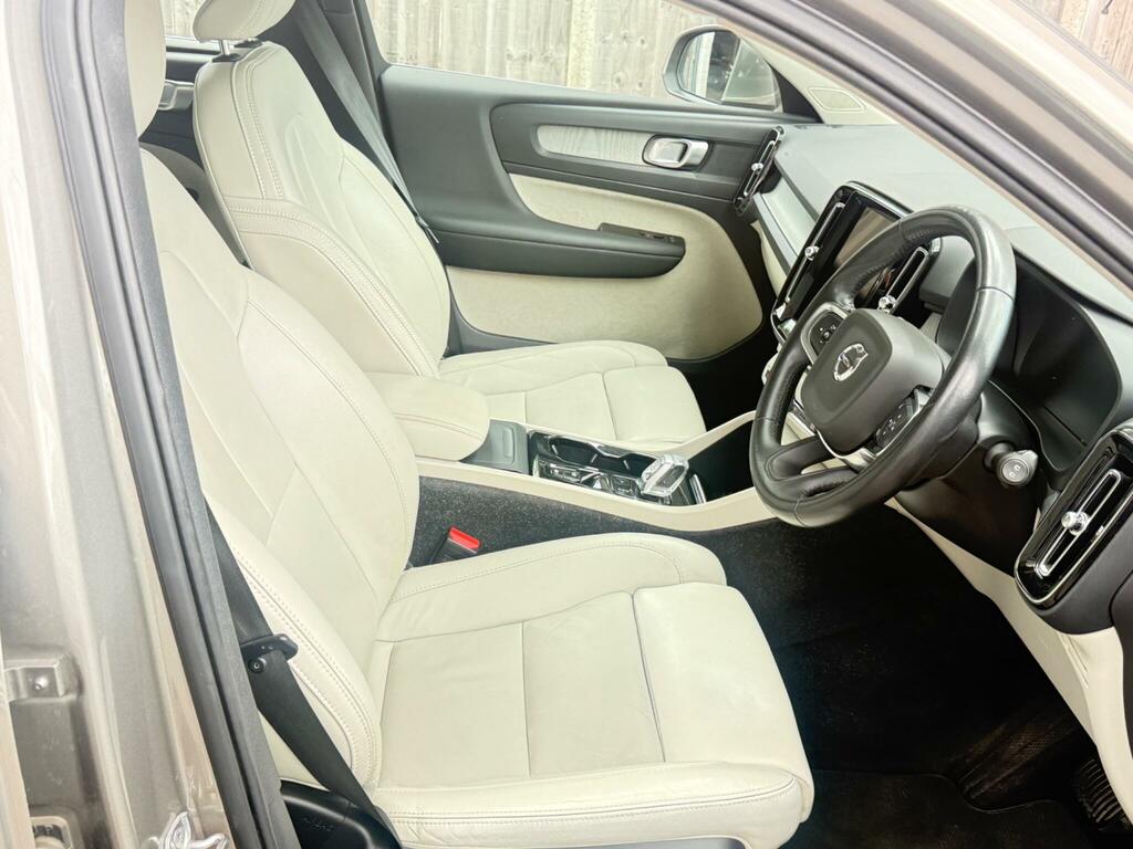 Volvo XC40 1.5L Inscription Black #24
