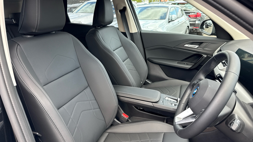 BMW iX1 20 66.5Kwh M Sport Edrive 11Kw Charger Blue #11