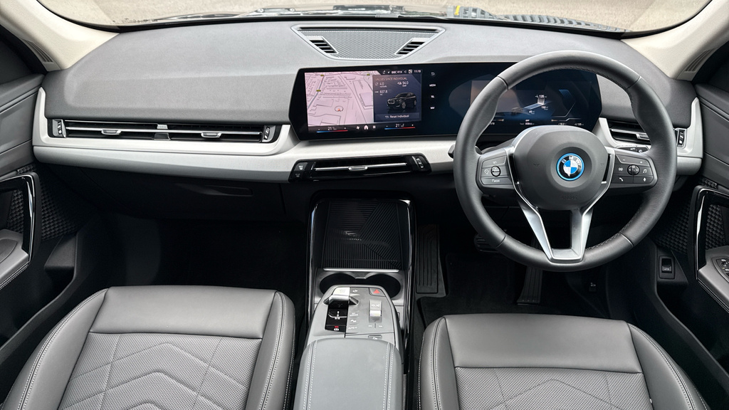 BMW iX1 20 66.5Kwh M Sport Edrive 11Kw Charger Blue #4