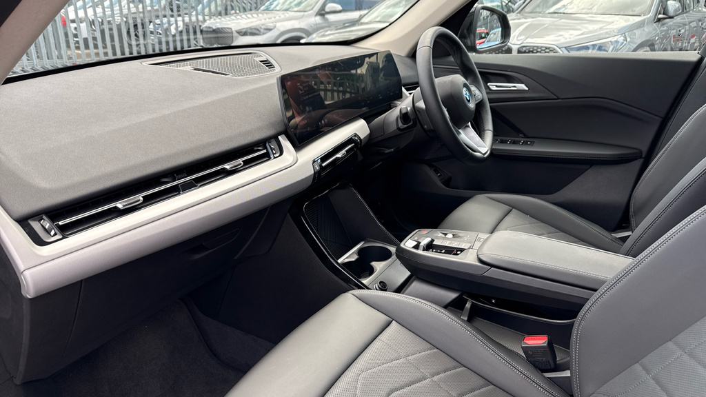 BMW iX1 20 66.5Kwh M Sport Edrive 11Kw Charger Blue #7