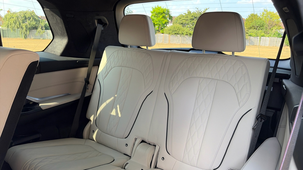 BMW X7 3.0 40I Mht M Grey #25