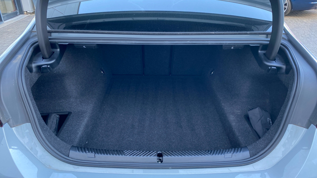 BMW 5 Series 520I M Sport 2024 Blue #13
