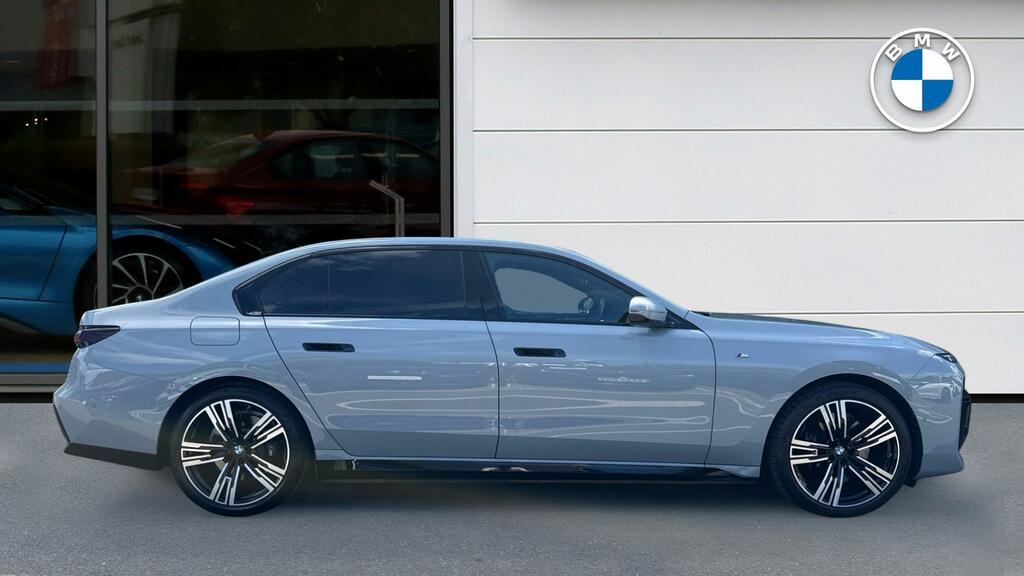BMW 7 Series M Sport K024BNZ Grey #3