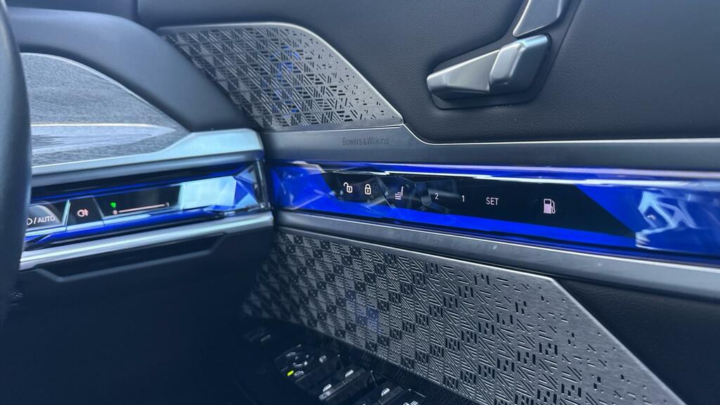 BMW 7 Series M760e Xdrive Ultimate Pack Black #19