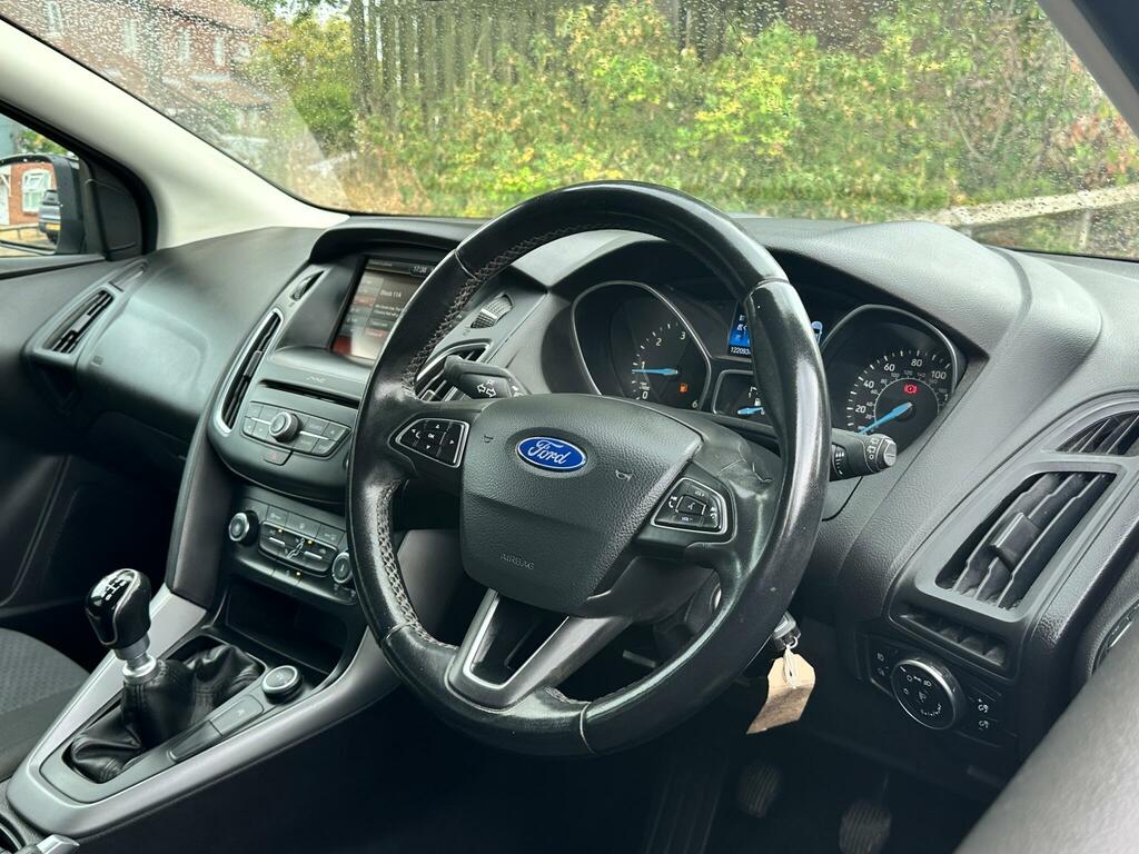Ford Focus Hatchback 1.6 Tdci Titanium Euro 5 Ss 2015 Blue #15