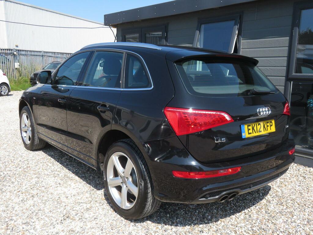 Audi Q5 S Line Black #2