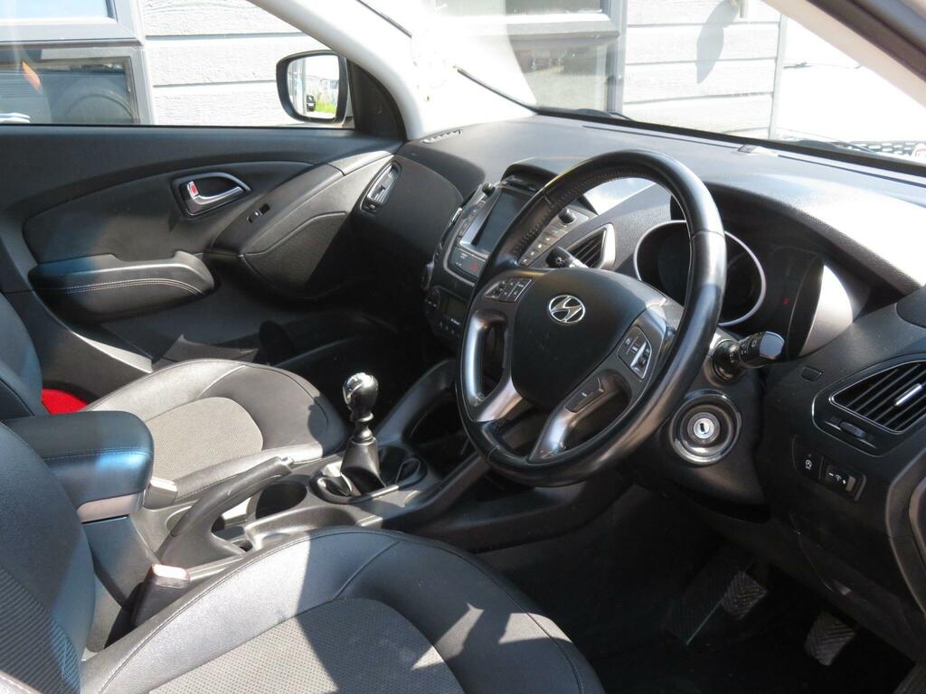 Hyundai Ix35 Crdi Se Black #9