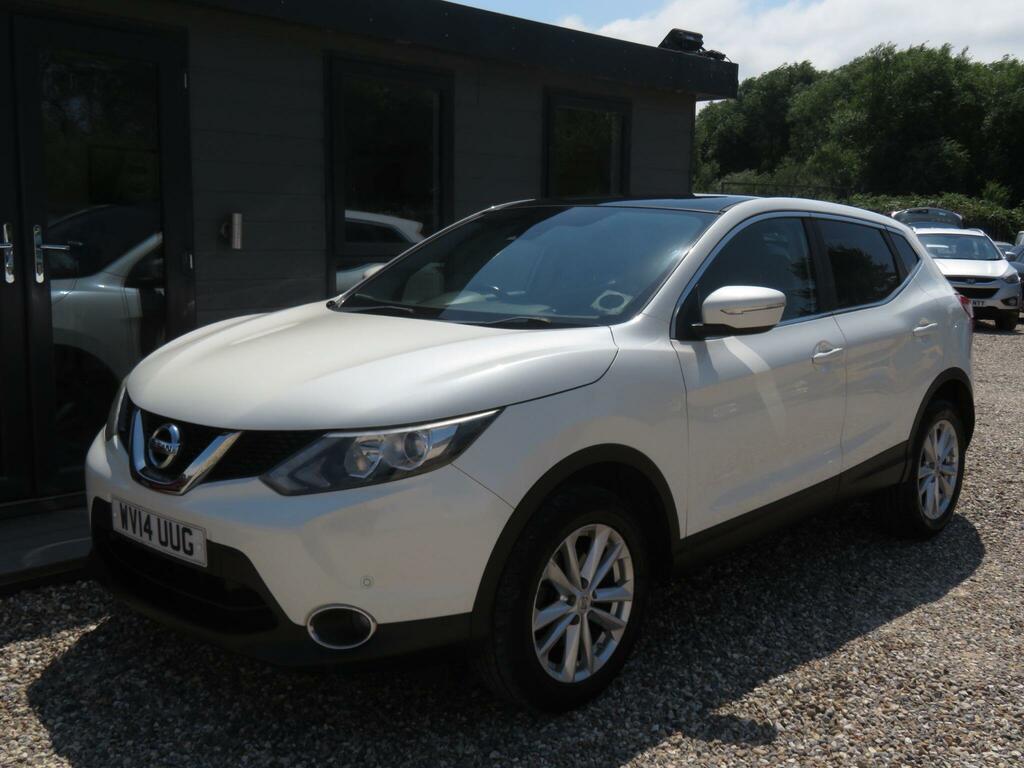 Nissan Qashqai Acenta Premium White