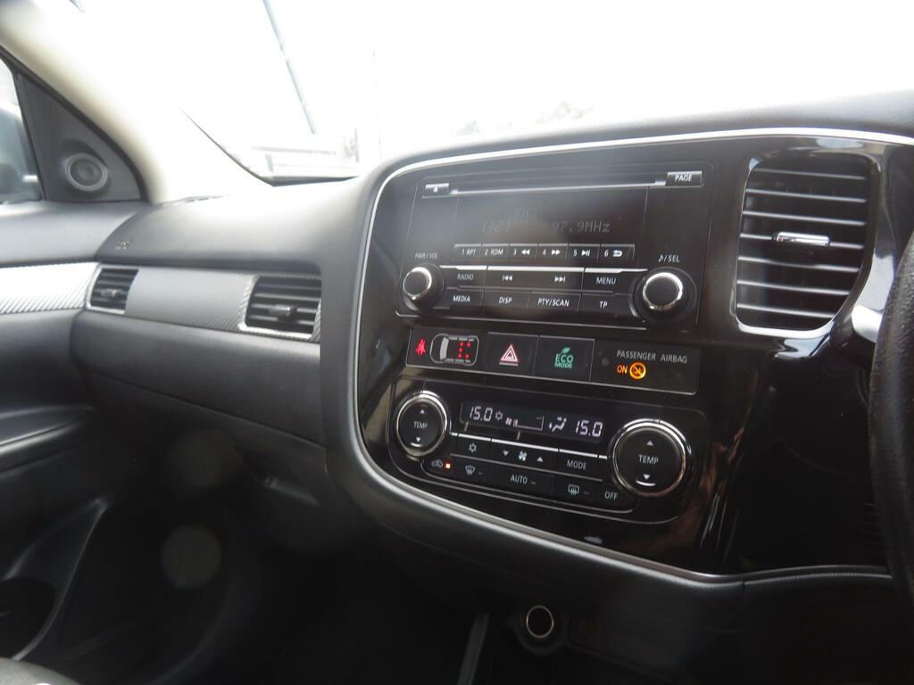 Mitsubishi Outlander 2.0 Phev Gx3h White #12