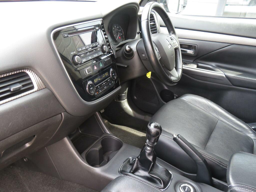 Mitsubishi Outlander 2.0 Phev Gx3h White #11
