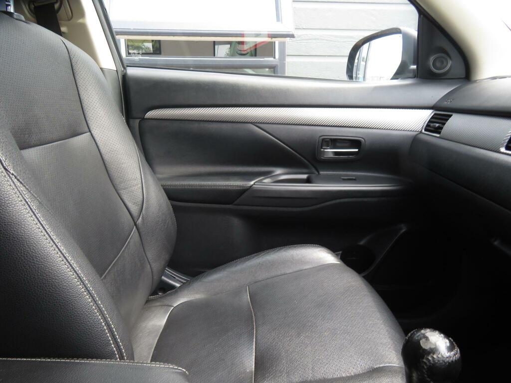 Mitsubishi Outlander 2.0 Phev Gx3h White #15