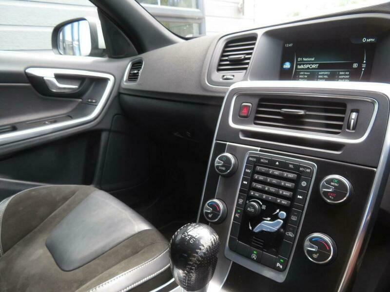 Volvo V60 1.6 D2 Se Lux 113 Bhp Gold #33
