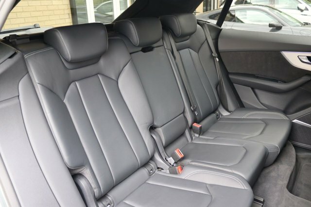 Audi Q8 e tron 3.0 Tfsie V6 55 S Line Suv Plug In Hybr Black #5