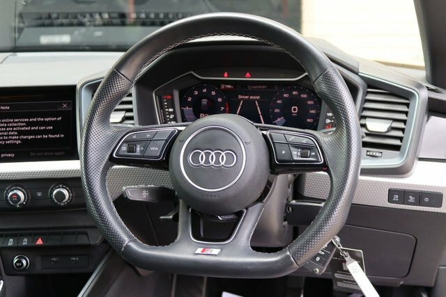 Audi A1 1.0 Tfsi 25 Black Edition YH73BWK Black #6