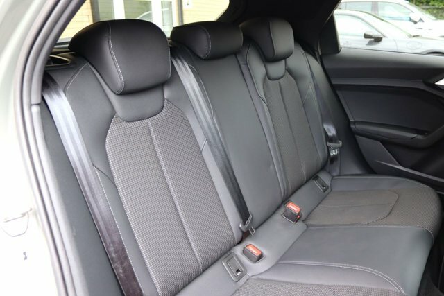 Audi A1 1.0 Tfsi 25 Black Edition YH73BWK Black #5