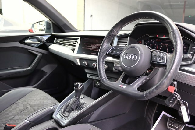 Audi A1 1.0 Tfsi 25 Black Edition YH73BWK Black #2