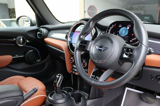 Mini Hatch 1.5 Cooper Exclusive CX73XTD Green #2