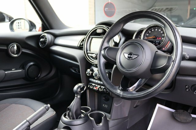 Mini Convertible 1.5 Cooper Black #2
