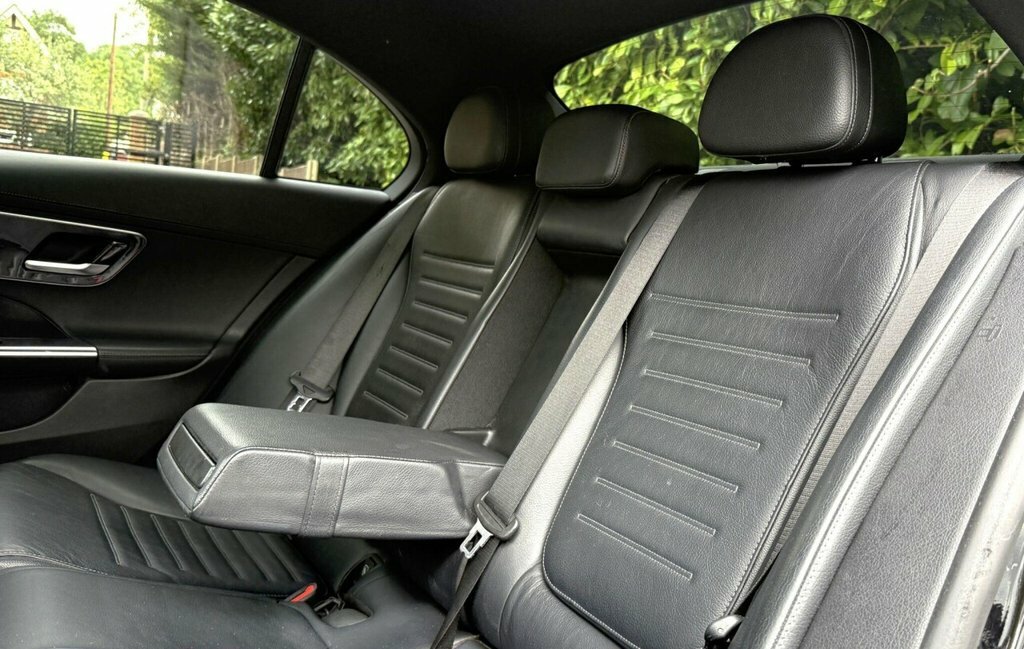 Mercedes-Benz C Class Saloon Black #15