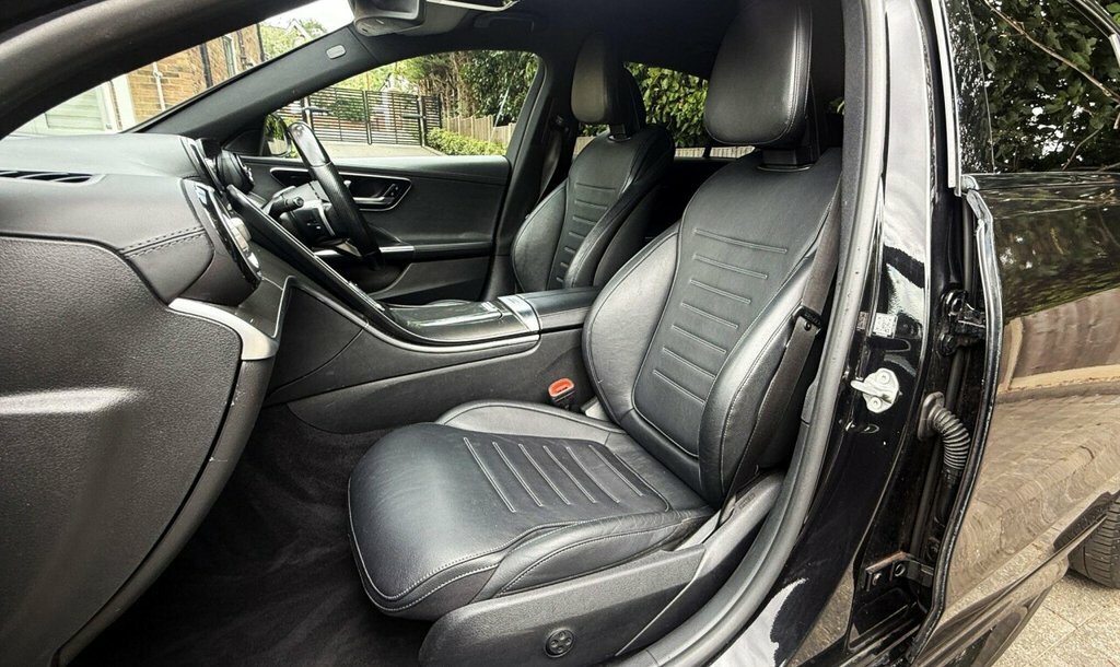 Mercedes-Benz C Class Saloon Black #12