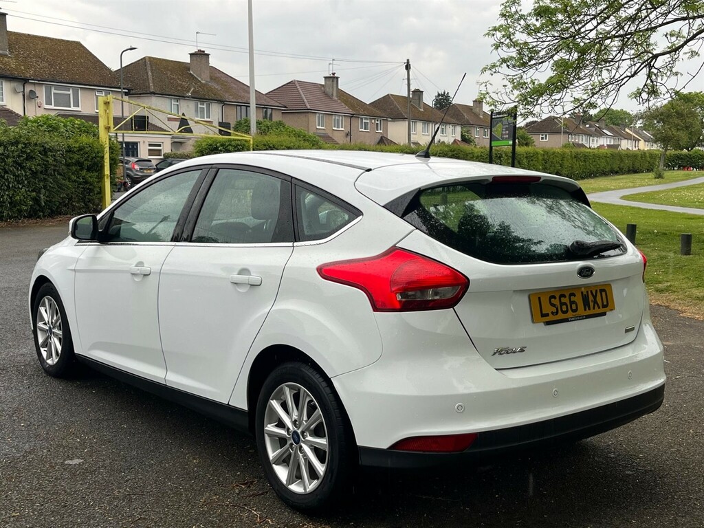 Ford Focus 1.0T Ecoboost Titanium Euro 6 Ss White #6